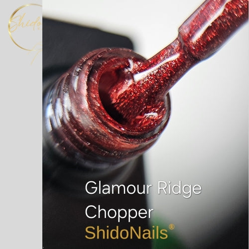 ShidoNails Glamour Ridge Chopper glitter gellak close-up die de warme, koperrode metallic glitterstructuur toont op het kwastje en in de opening van het flesje.