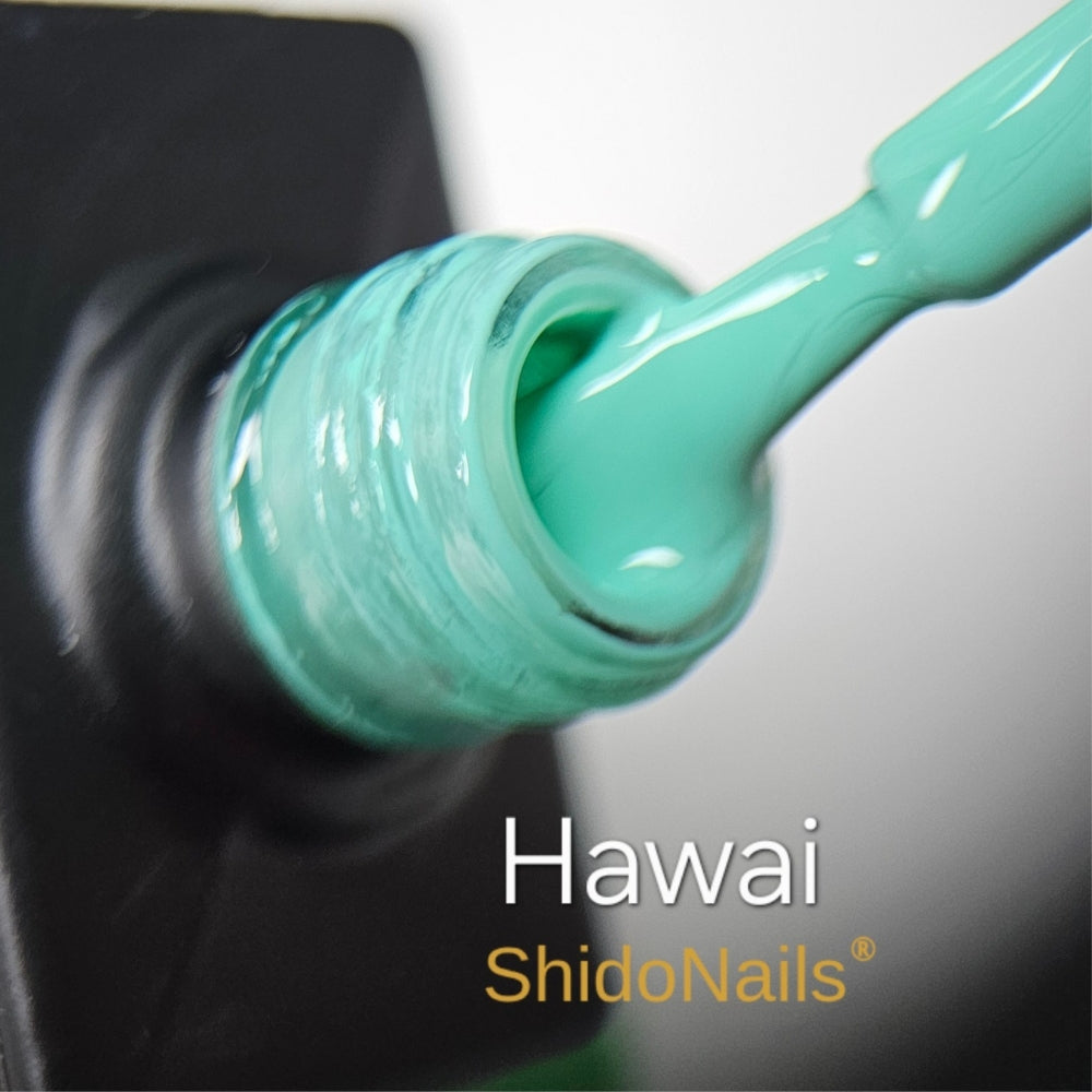 Detailopname van de ShidoNails® kwast met Hawai gellak; toont de frisse en levendige mintgroene tint van deze TPO-vrije en HEMA-vrije lak.