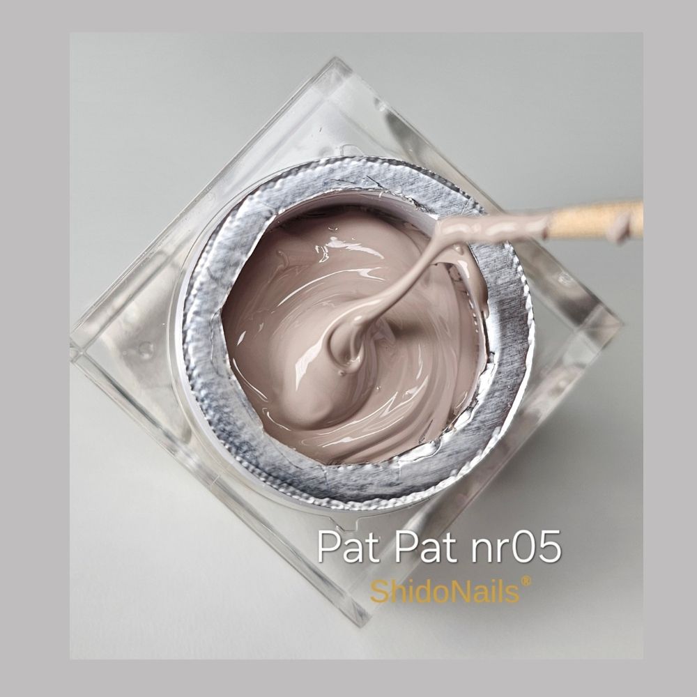 Pat Pat nailart gel nr05 ShidoNails taupe nude kleur dikke gel textuur voor strakke lijnen en nailart nagel winkel